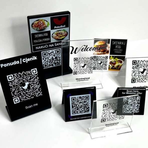 QR Code stalci pleksiglas